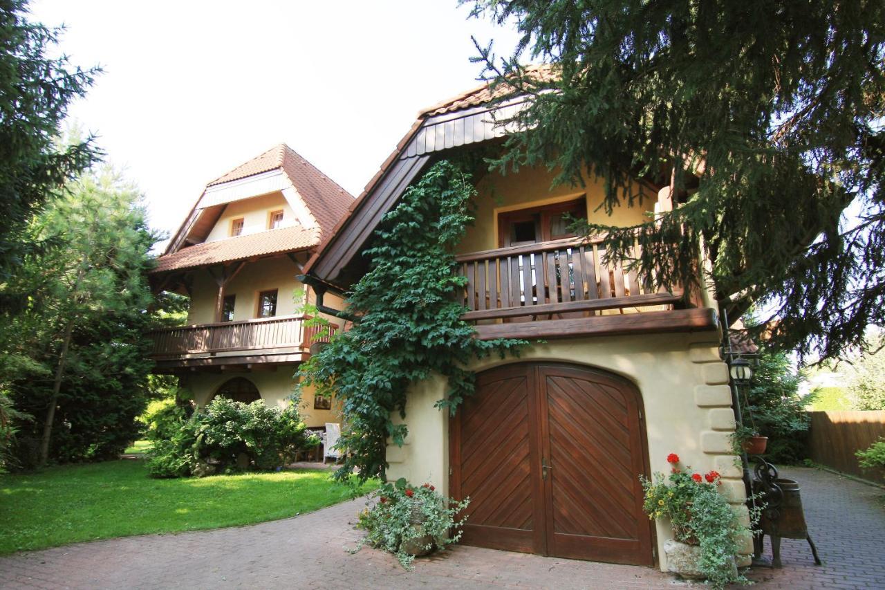 Hotel Frydl Prague Exterior photo