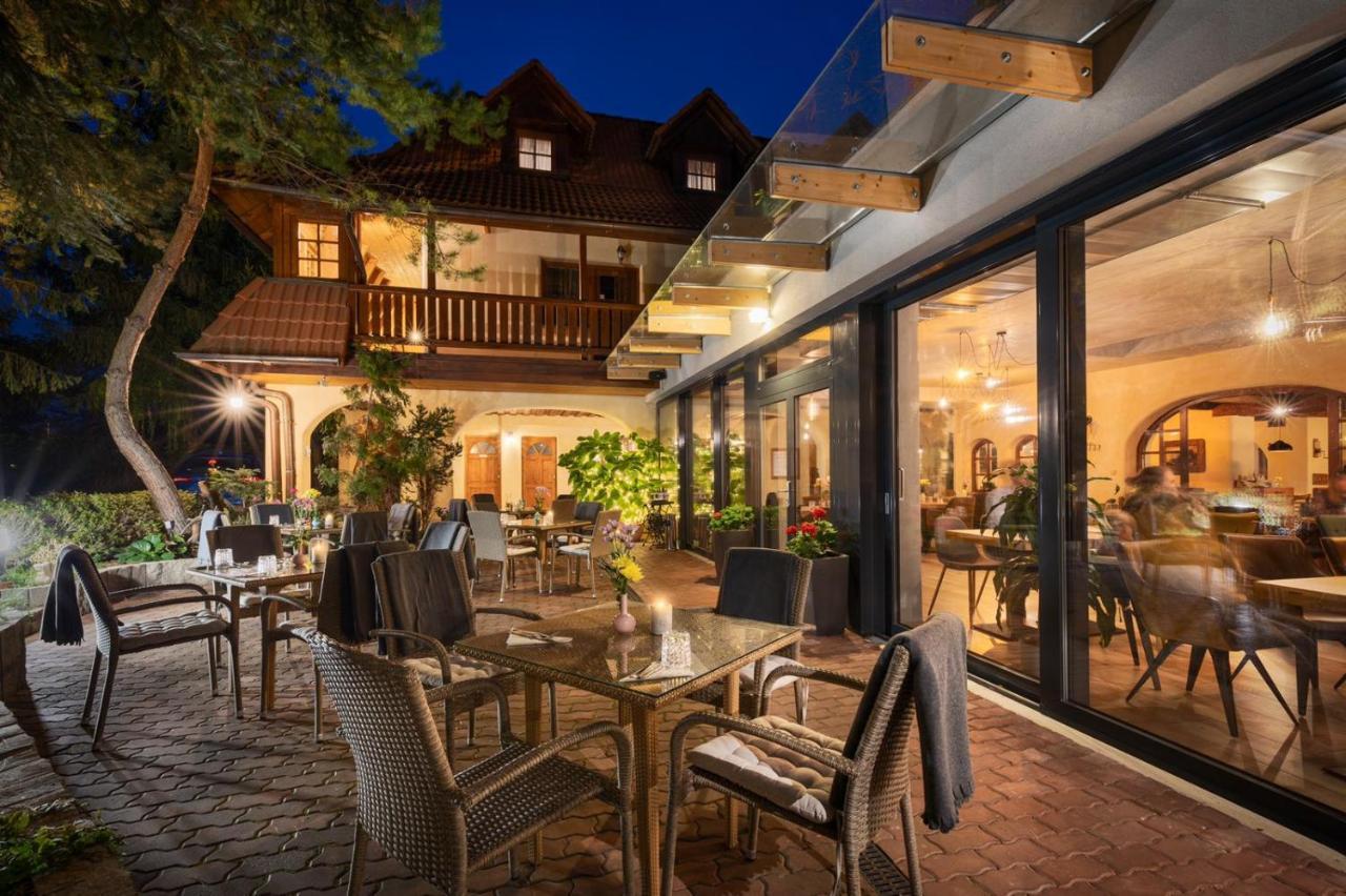 Hotel Frydl Prague Exterior photo